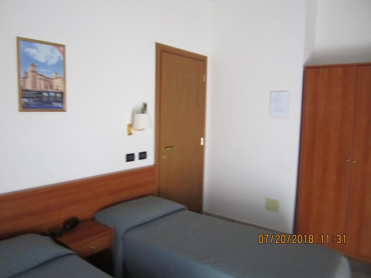 Adelphi Room & Breakfast Ferrara Exterior photo